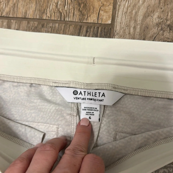 Athleta Venture Printed Pant Size 6 Casual Featherweight Stretch Viper Grey - Picture 4 of 7